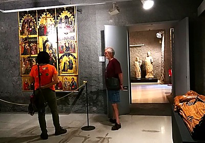 Romanesque museum visit in the Pyrenees course